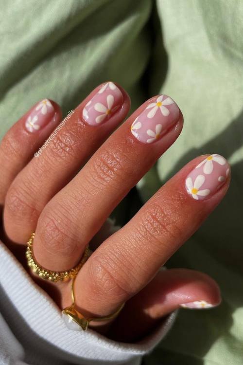 Daisy Nails