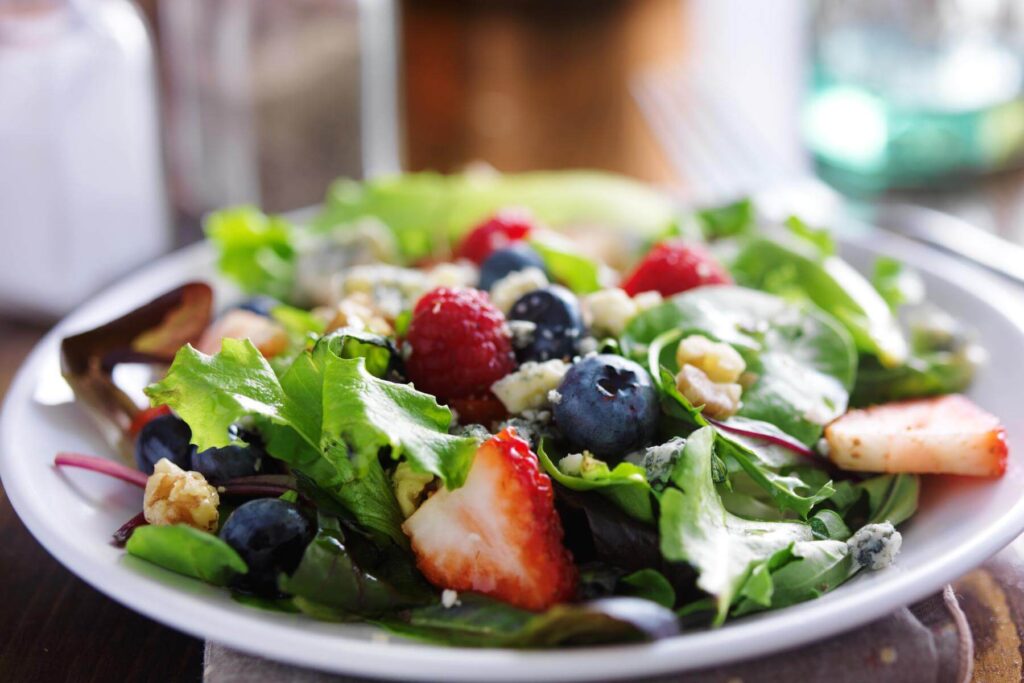 healthy summer salads berry spinach