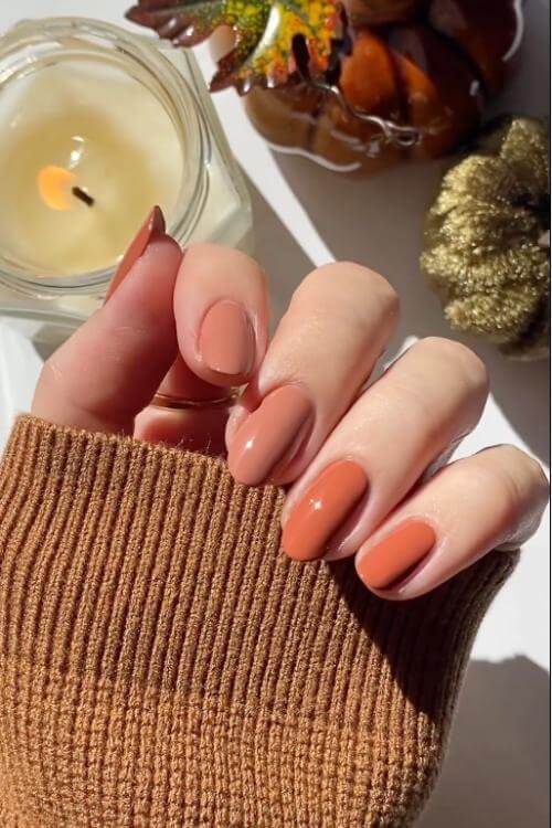 nude ombre nails