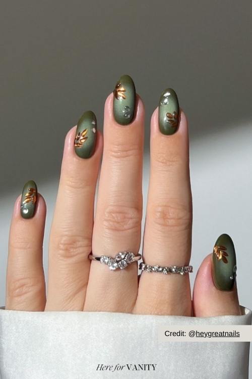 green halloween nails