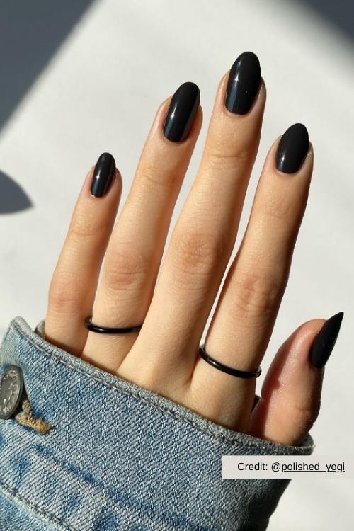 dark halloween nails