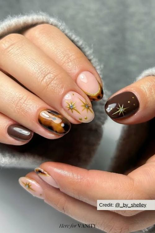 chic holiday nail designs